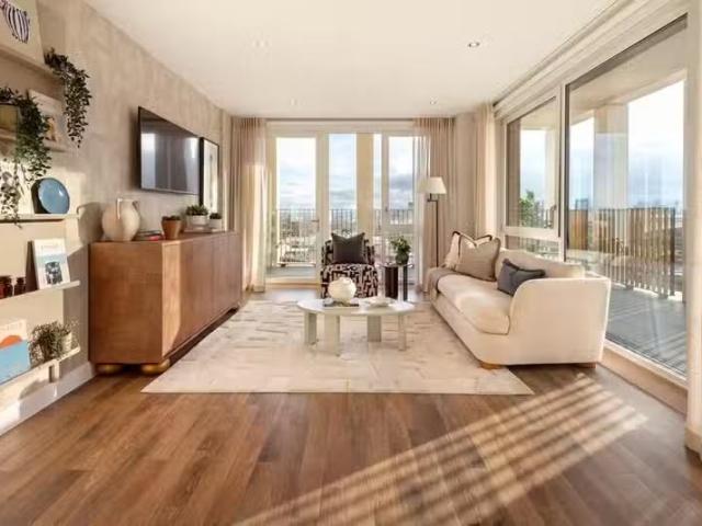 Nice 2 BA 2 bedroom apartment for rent in Coronation Square, E10