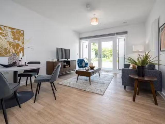 For Rent! 2 BA 2 bedroom apartment for rent in Emperor Court.