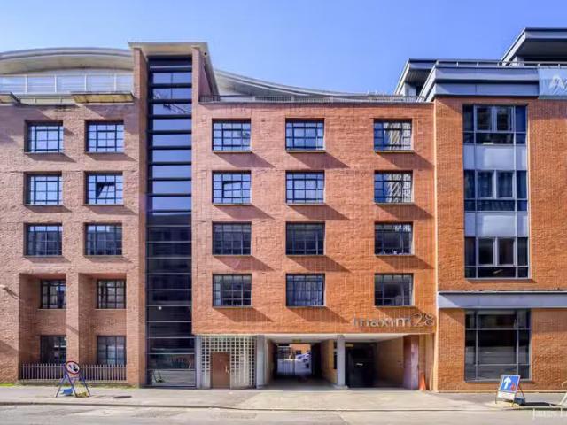 Unique 2 BA 2 bedroom apartment for rent in Maxim 28, 21 Lione.