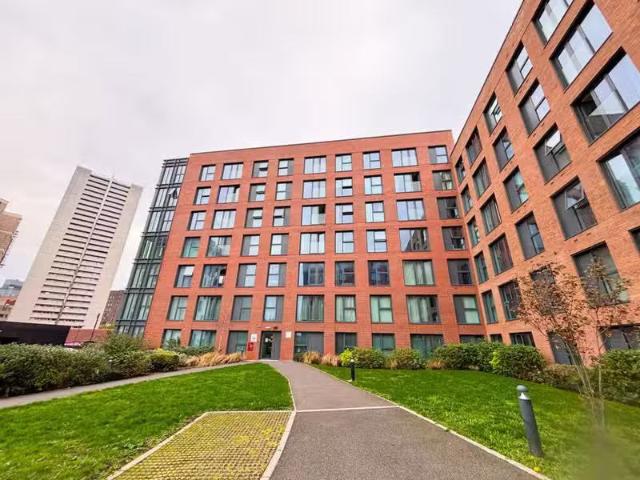 Nice 2 BA 2 bedroom flat for rent in 213 Axium, 38 Windmill St.