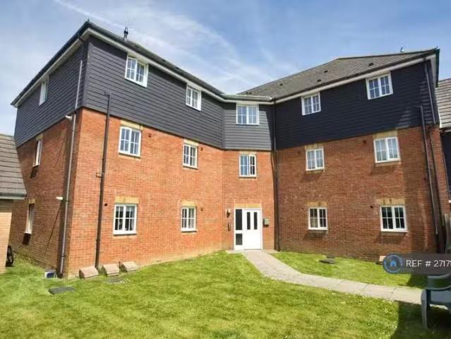 Cheap 2 BA 2 bedroom flat for rent in Carter Close, Hawkinge.