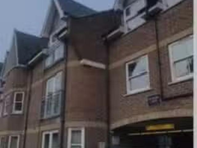 Unique 2 BA 2 bedroom flat for rent in Hadham Road, Bishop's S.