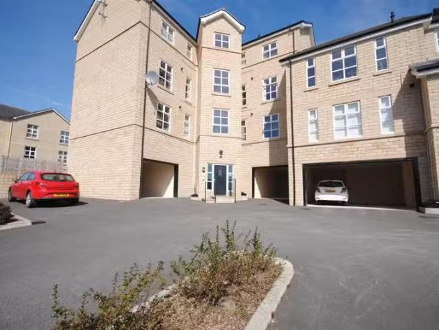 Rental! 2 BA 2 bedroom house share for rent in Woodsley Fold.