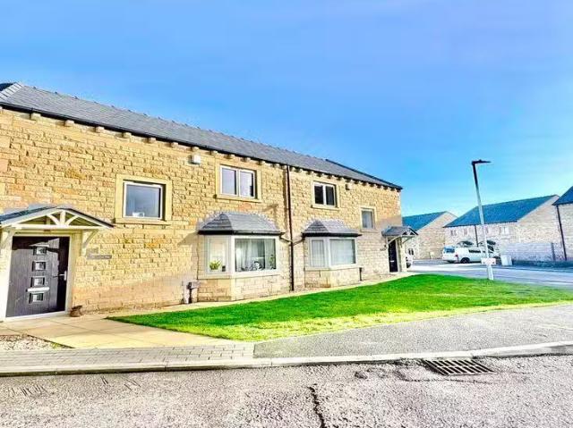 Nice 2 BA 2 bedroom semi detached house for rent in 16 Lions W.