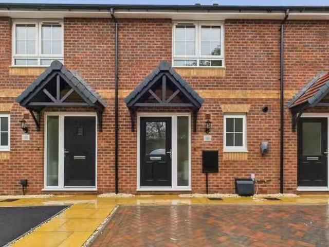 Cozy 2 BA 2 bedroom terraced house for rent in Palin Road, Lin.