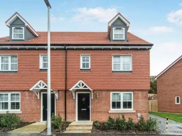 Cozy 2 BA 4 bedroom semi detached house for rent in Funnell Dr.