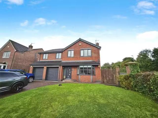 New 2 BA 5 bedroom detached house for rent in Holindale, Spenn.