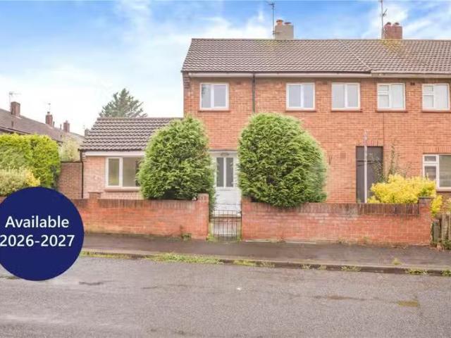Nice 2 BA 5 bedroom semi detached house for rent in Froomshaw.