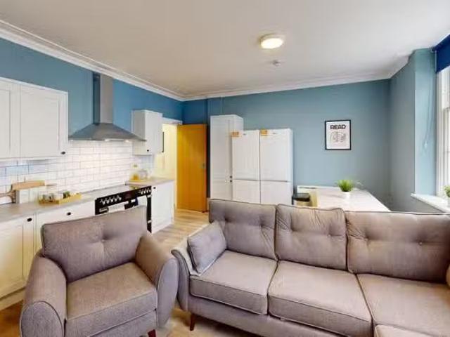 Unique 2 BA 6 bedroom flat for rent in 6A, Denmark Street BS1.