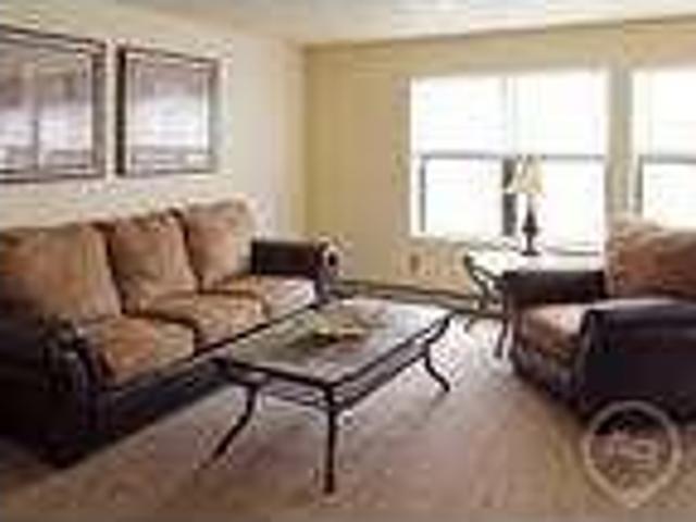 Nice 2 Bd 1 Ba $1182 Per Mo