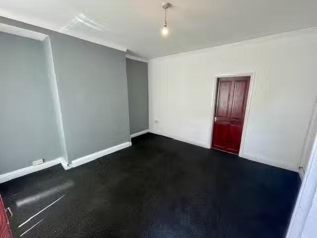 Nice 2 bedroom terraced house for rent in Barkerhouse Road, Ne.