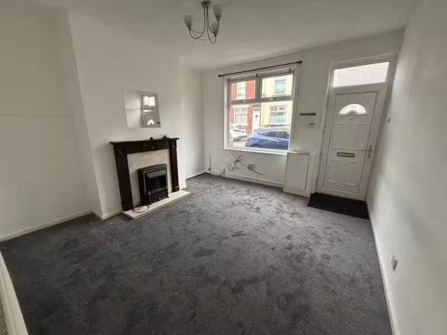 For Rent! 2 bedroom terraced house for rent in Dale Street Wes.