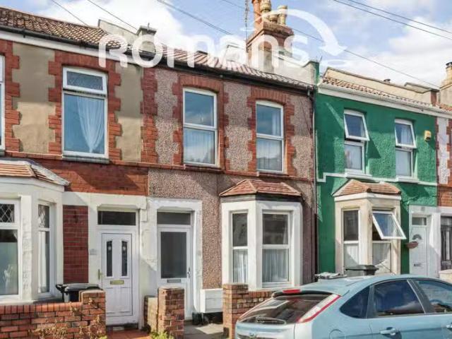 Deal! 2 bedroom terraced house for rent in Sloan Street, Brist.