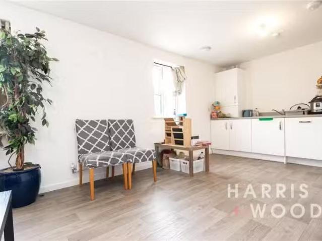 Deal! 2 bedroom apartment for rent in Arclight Way, Colchester.