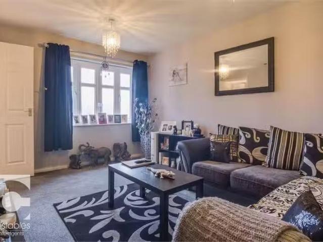 Unique 2 bedroom apartment for rent in New Heyes, Neston, Ches.