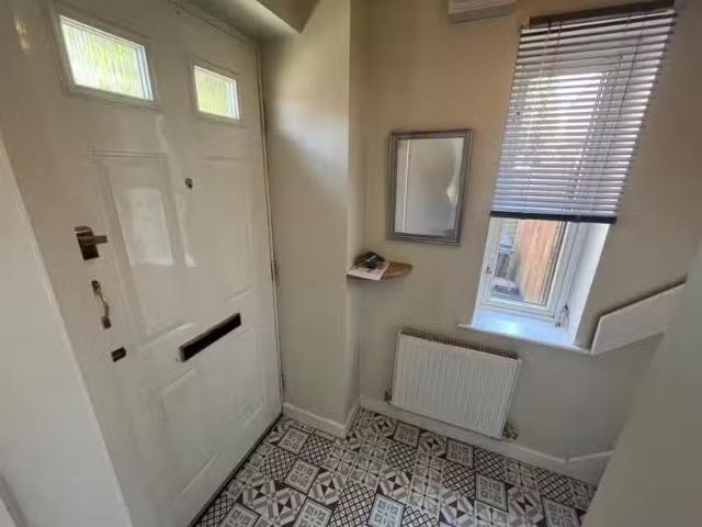 Unique 2 bedroom end of terrace house for rent in Lombardy Clo.