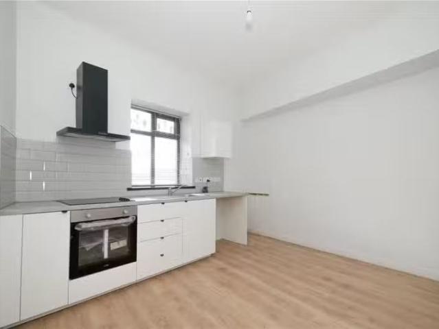 Cheap 2 bedroom flat for rent in Otley Road, Baildon, Shipley.