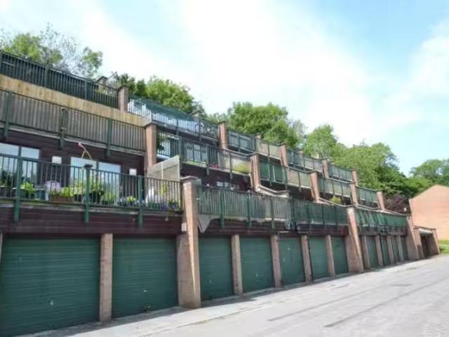 Unique 2 bedroom flat for rent in Briary Road, Portishead, BS20