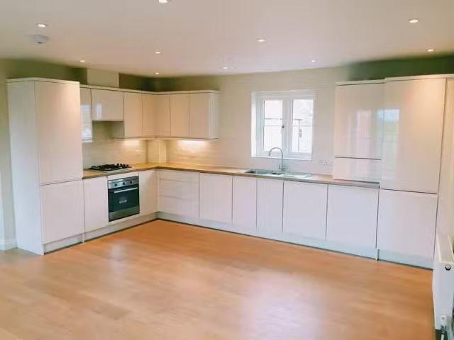 Rental! 2 bedroom flat for rent in Clarks Meadow, Shepton Mall.