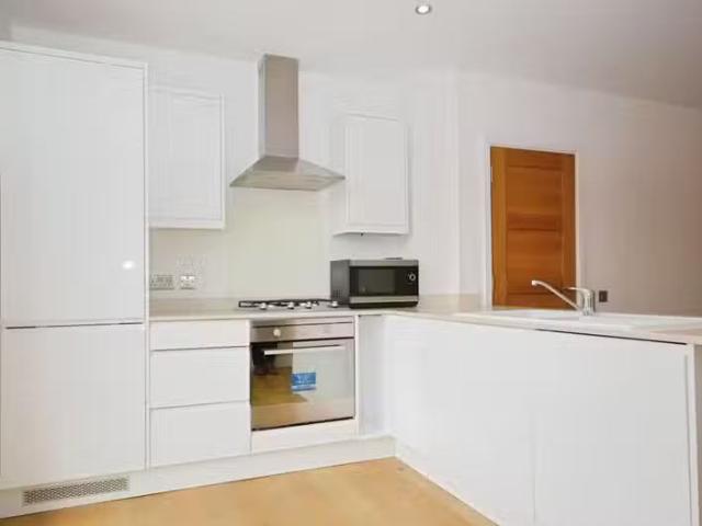 Unique 2 bedroom flat for rent in Clock House Gardens, Welwyn.