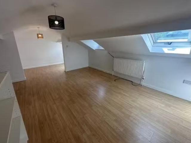 Rental! 2 bedroom flat for rent in Flat, Sandhu House, Soho H.