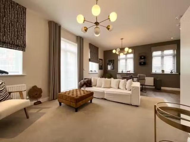 Cheap 2 bedroom flat for rent in Gorcott Lane, partens Heath.