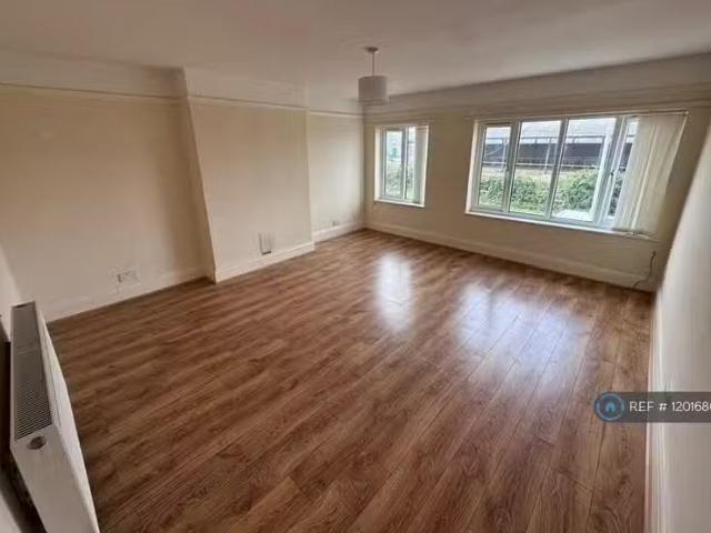 For Rent! 2 bedroom flat for rent in Greasby, Wirral, CH49