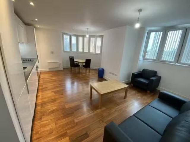 Just in! 2 bedroom flat for rent in Hagley Road, Birmingham, W.