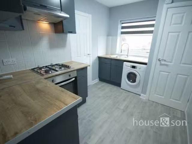 New 2 bedroom flat for rent in Redhill Court, Portswood Drive.