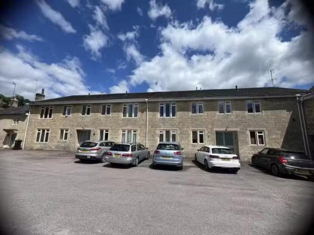 Nice 2 bedroom flat for rent in St Michaels Court, Monkton Com.