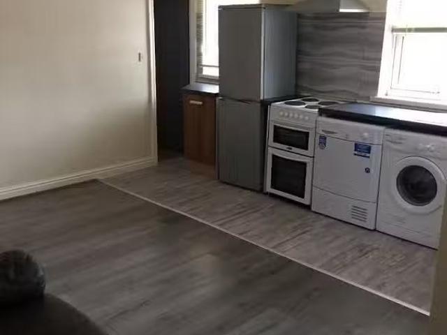 Cheap 2 bedroom flat for rent in Stratford Road, Birmingham, B11