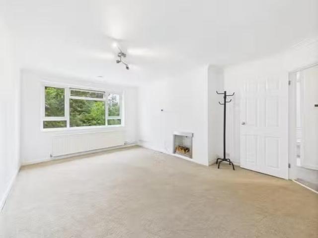 Cozy 2 bedroom maisonette for rent in Hilda Vale Close, Orping.