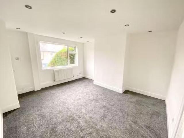 For Rent! 2 bedroom semi detached house for rent in Berne Aven.