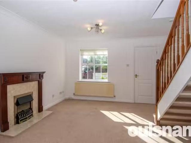 Deal! 2 bedroom semi detached house for rent in Blackwood Road.