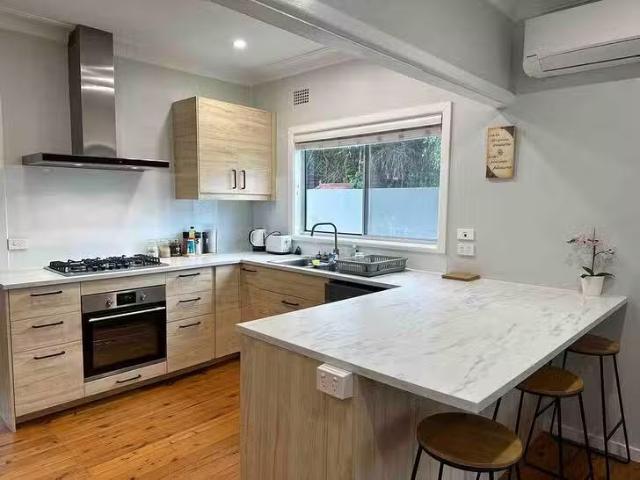 Charming 2 Blanche Street, North Gosford, NSW 2250