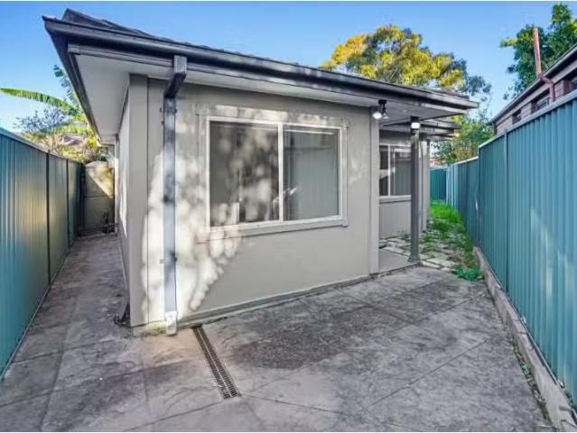 Just in! 2 BR 3A Moorina Close, GREENFIELD PARK House for rent.