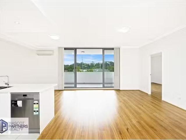 Nice 2 BR 105/120 Turrella Street, Turrella Apartment for rent.