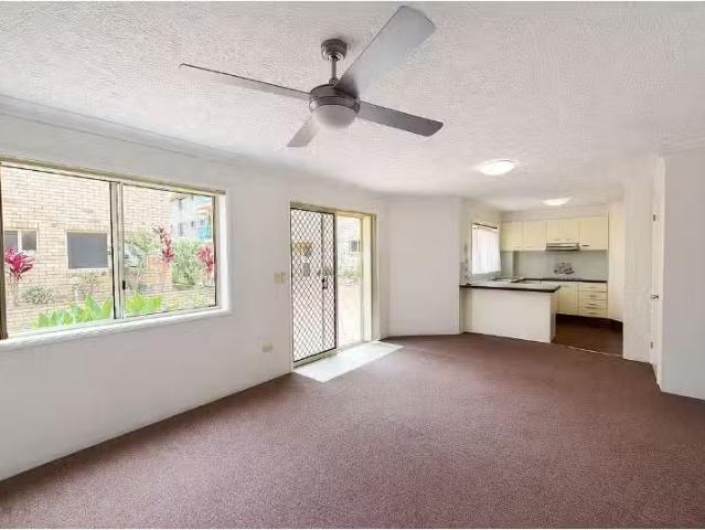 Cheap 2 BR 10/6 Gray Street, TWEED HEADS WEST Apartment for re.