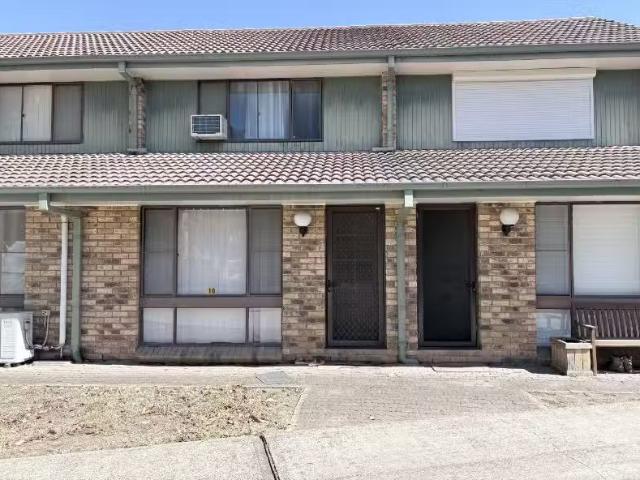 Cozy 2 BR 10/1A Winbourne Estate Mc Clintock Drive, MUSWELLBRO.