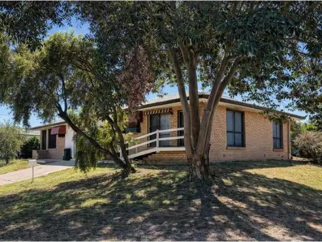 Nice 2 BR 1/16 Boundary Street, Moree Apartment for rent List.