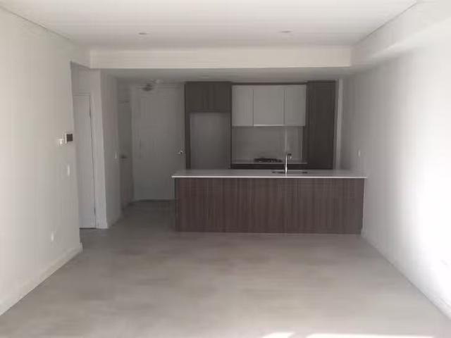 Deal! 2 BR 110/116 Lakeside Parade, Jordan Springs, NSW 2747