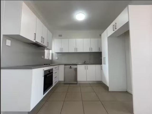 Cheap 2 BR 1/112 Norton Street, LEICHHARDT House for rent Lis.