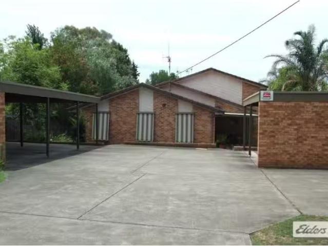 Nice 2 BR 1/11 Fotheringham Street, Taree Apartment for rent.