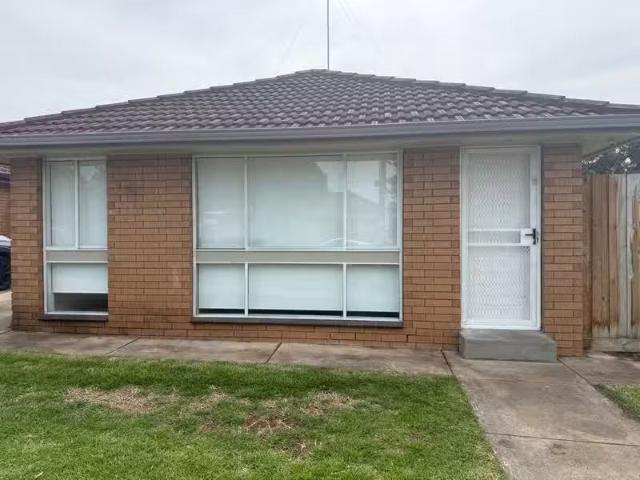 Deal! 2 BR 1/131 Plantation Road, Corio, VIC 3214 Unit for R.