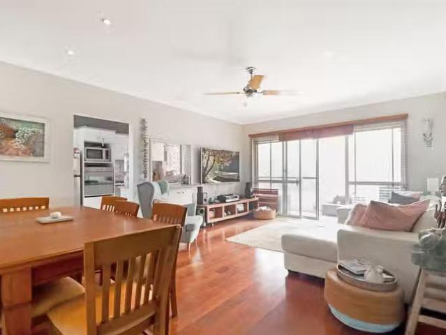 Cheap 2 BR 11/36 38 Beach Road, Bondi Beach, NSW 2026