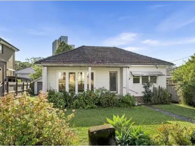 Just in! 2 BR 11 Warwick Street, North Ryde House for rent Li.