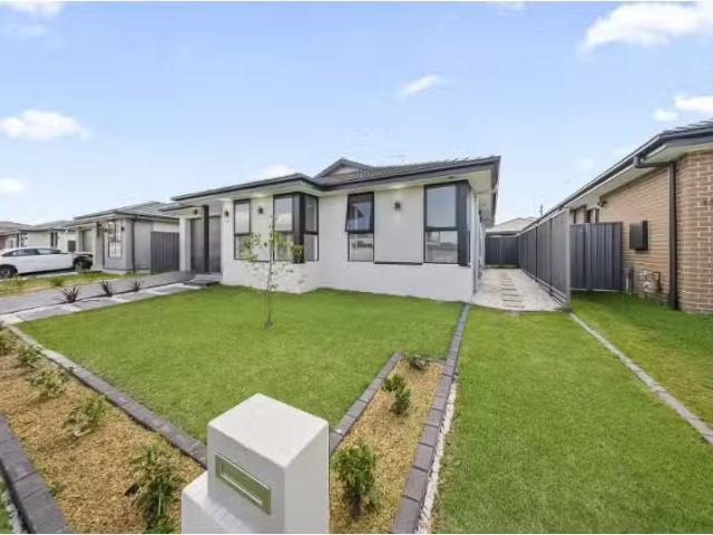 New 2 BR 11a Mahoney Street, LOCHINVAR Apartment for rent Lis.