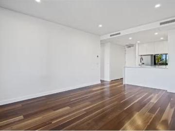 Cheap 2 BR 126/2 Anzac Park, CAMPBELL House for rent Listed b.