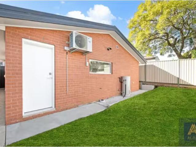 Unique 2 BR 120B Lucas Road, Seven Hills House for rent Liste.