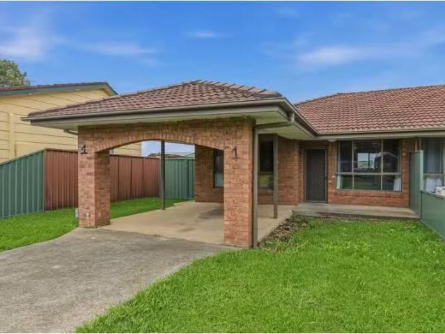 Nice 2 BR 1/23 Harris Street, WINDSOR Townhouse for rent List.